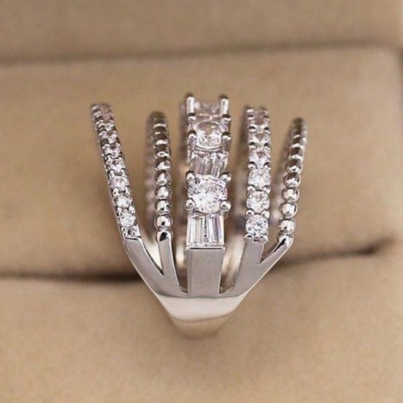 NEW💍925 STERLING SILVER DIAMOND MULTI BAND RING, CUTE RING, SHINY RING. - Picture 3 of 5